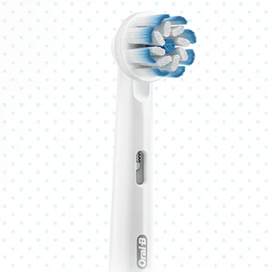 Oral-B opzetborstel, met blauwe en witte borstelharen voor een grondige reiniging.