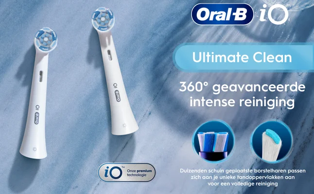 Image shows two Oral-B iO toothbrush heads on a light blue background, with text stating Ultimate Clean, 360° geavanceerde intense reiniging, and additional details about brush bristle placement for thorough cleaning.