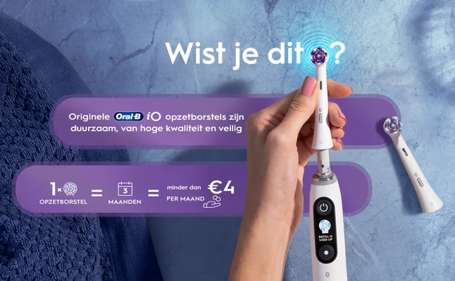 A hand holding an Oral-B iO electric toothbrush head with a glowing purple design above it, accompanied by text that reads Wist je dit? Originele Oral-B iO opzetborstels zijn duurzaam, van hoge kwaliteit en veilig 1 x opzetborstel = 3 maanden = minder dan €4 PER MAAND.
