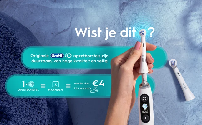 A hand holding an Oral-B iO electric toothbrush with a close-up of the brush head, accompanied by text that states facts about the brush heads, including Wist je dit?, Originale Oral-B iO opzetborstels zijn duurzaam, van hoge kwaliteit en veilig, and a graphic showing cost-effective use stating 1 opzetborstel = 3 maanden = minder dan €4 PER MAAND.