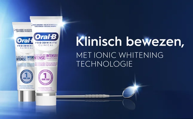 Two tubes of Oral-B Pro 3D White Clinical toothpaste are shown against a dark background, with the text Klinisch bewezen, MET IONIC WHITENING TECHNOLOGIE displayed prominently.