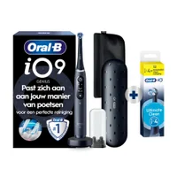 Elektrische tandenborstel met gloeiende effecten. Tekst: Past zich direct aan jouw poetsstijl aan