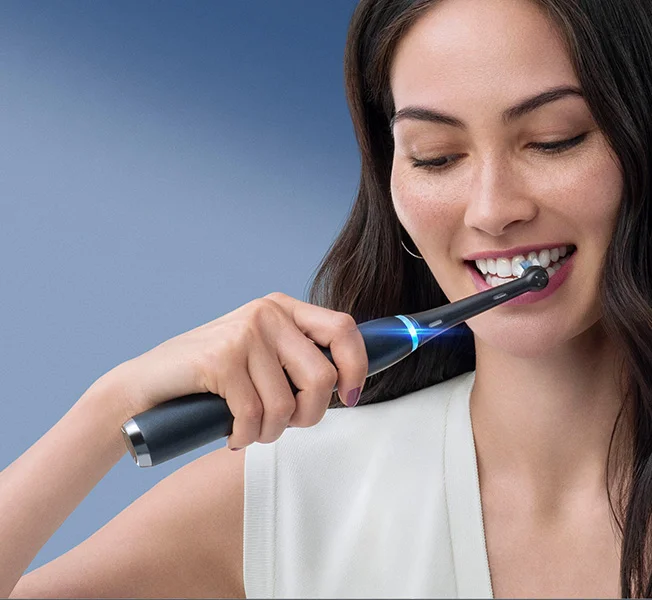 Verwijder tot 100% meer tandplak met  onze elektrische tandenborstels dan met  een normale handtandenborstel. Koop Nu
